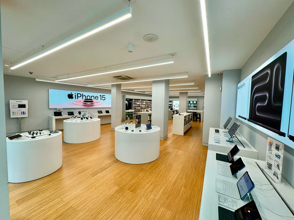 Interior de la tienda iDenda